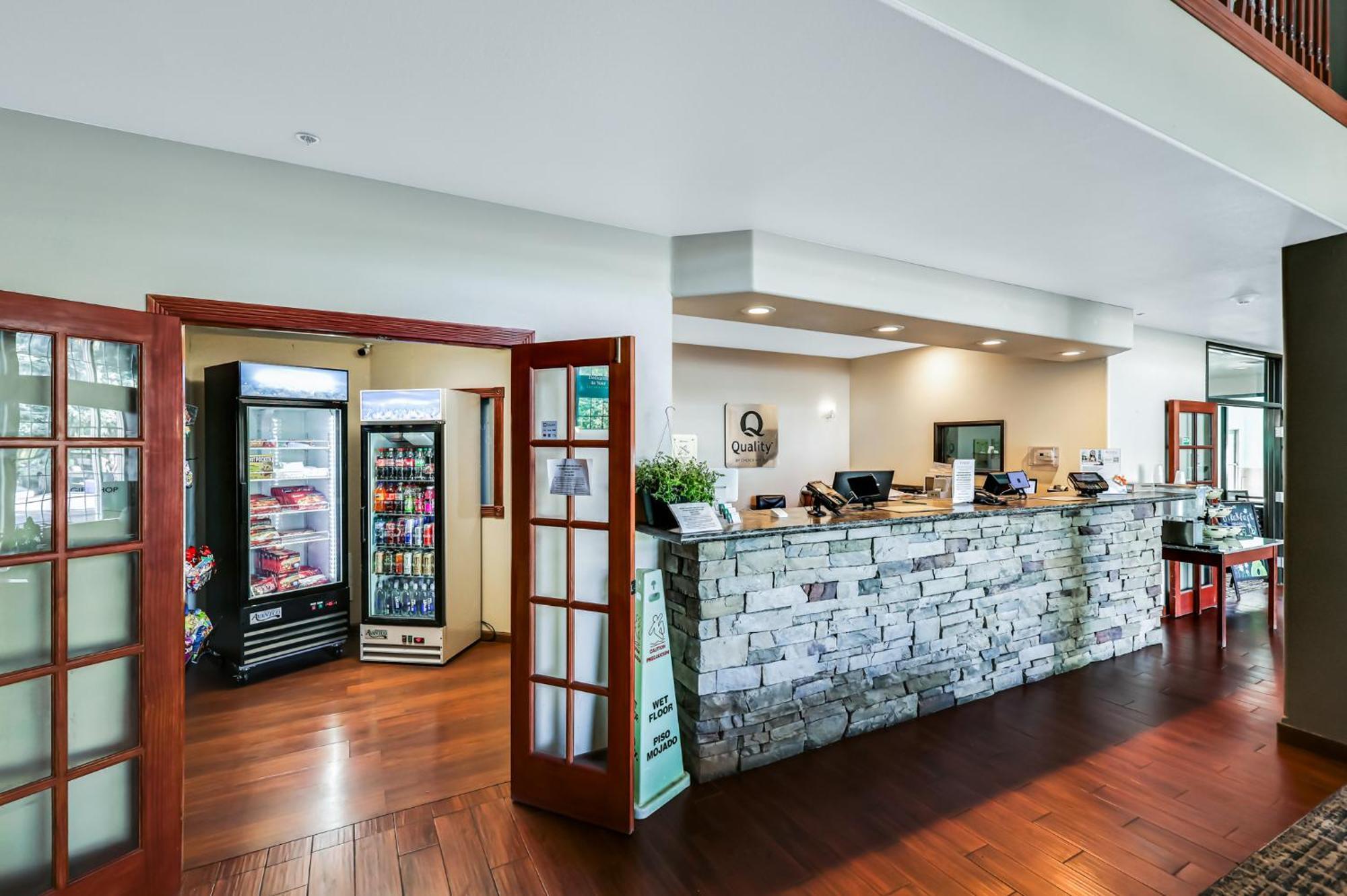Quality Inn & Suites Of Liberty Lake Ngoại thất bức ảnh