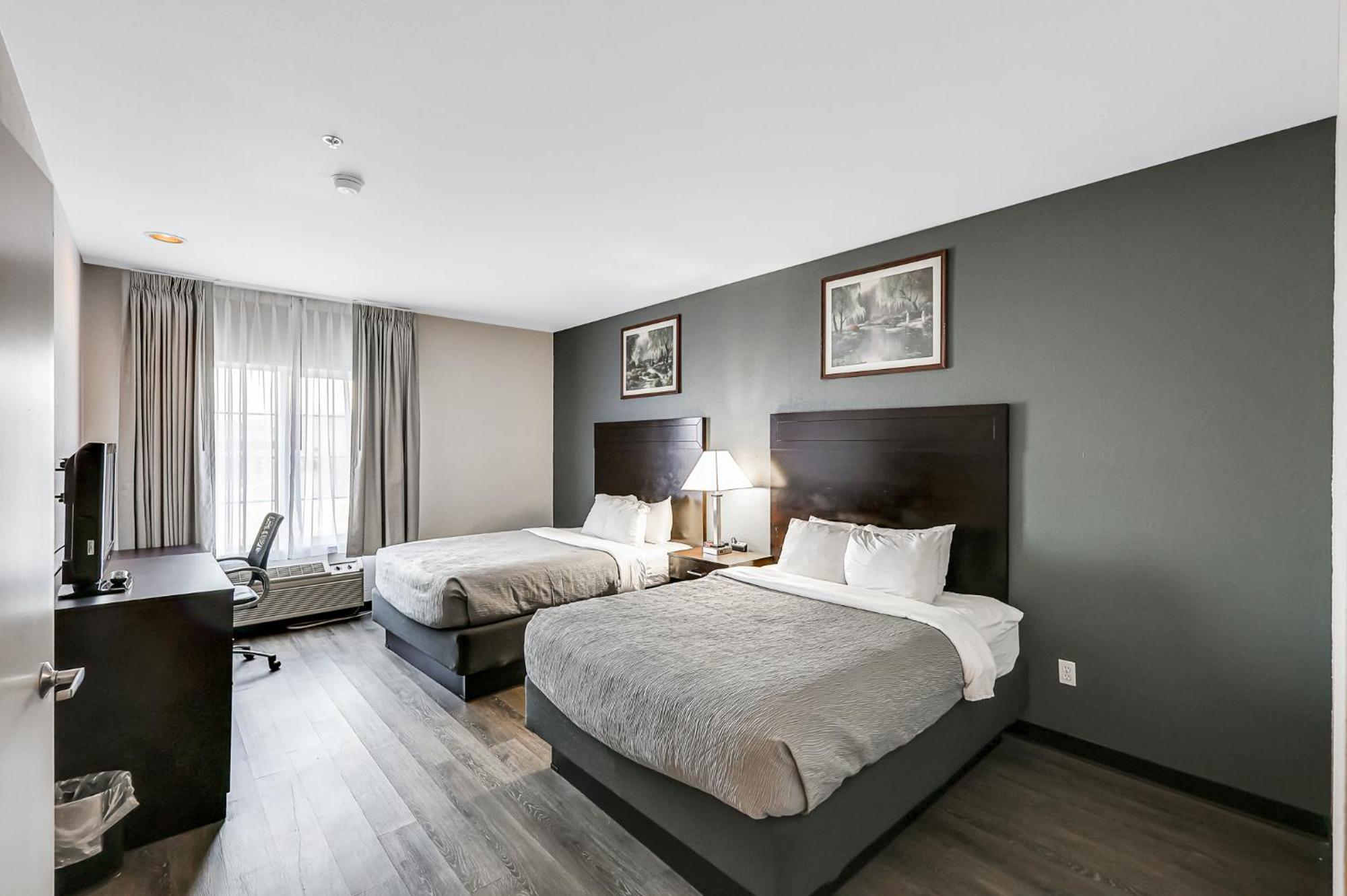 Quality Inn & Suites Of Liberty Lake Ngoại thất bức ảnh