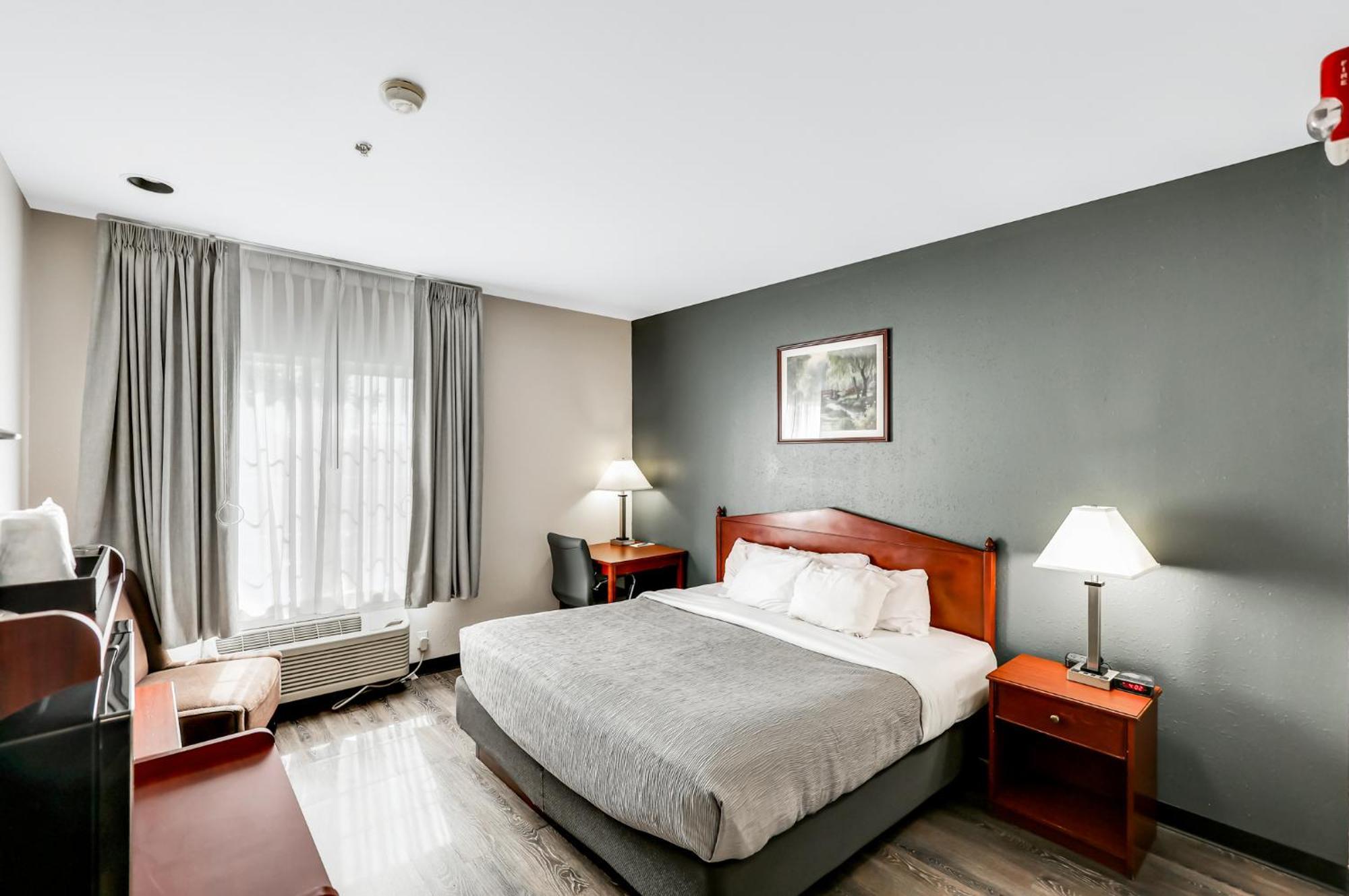 Quality Inn & Suites Of Liberty Lake Ngoại thất bức ảnh