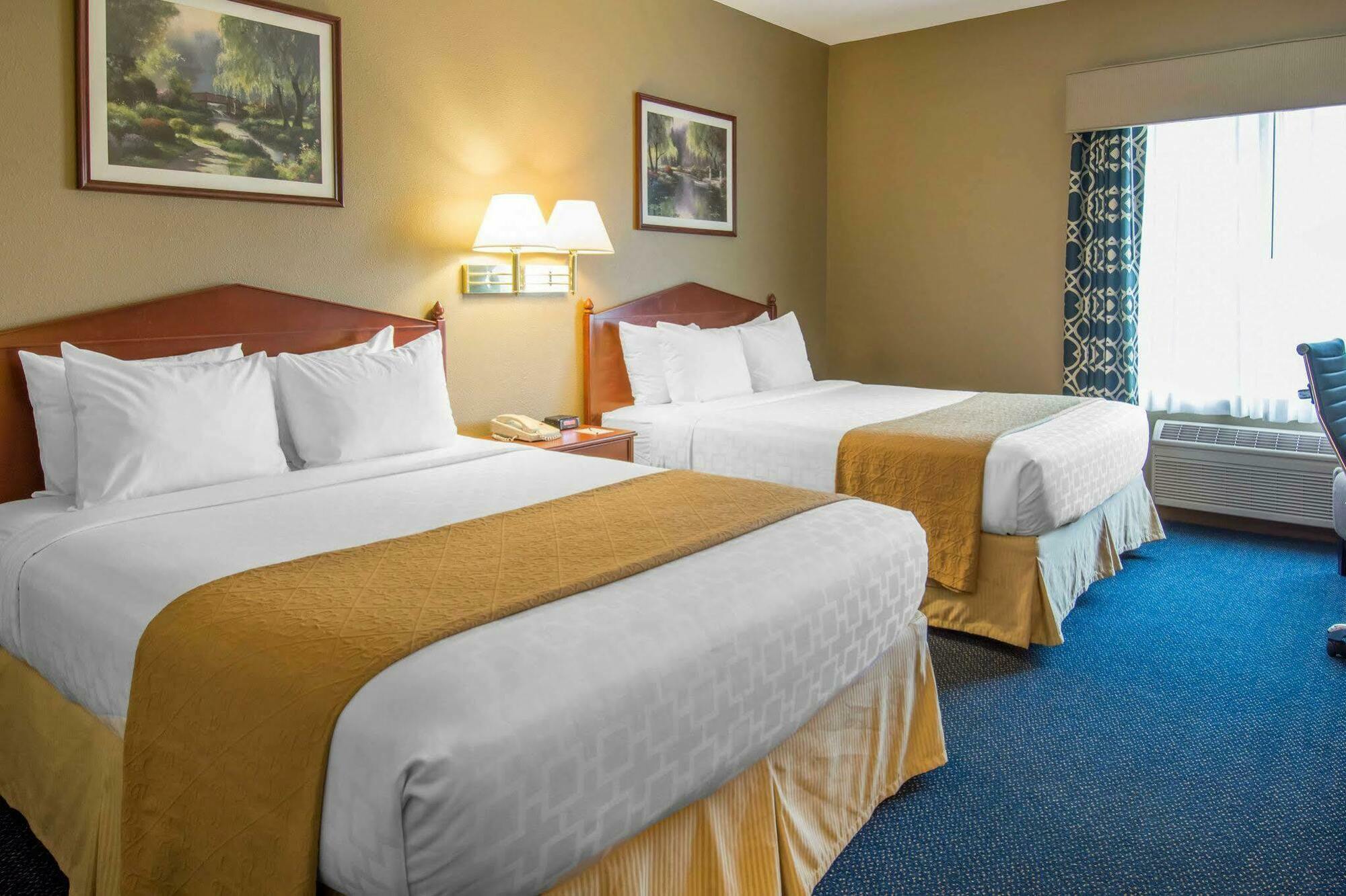 Quality Inn & Suites Of Liberty Lake Ngoại thất bức ảnh