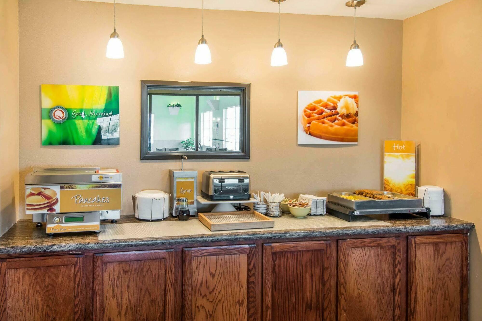 Quality Inn & Suites Of Liberty Lake Ngoại thất bức ảnh