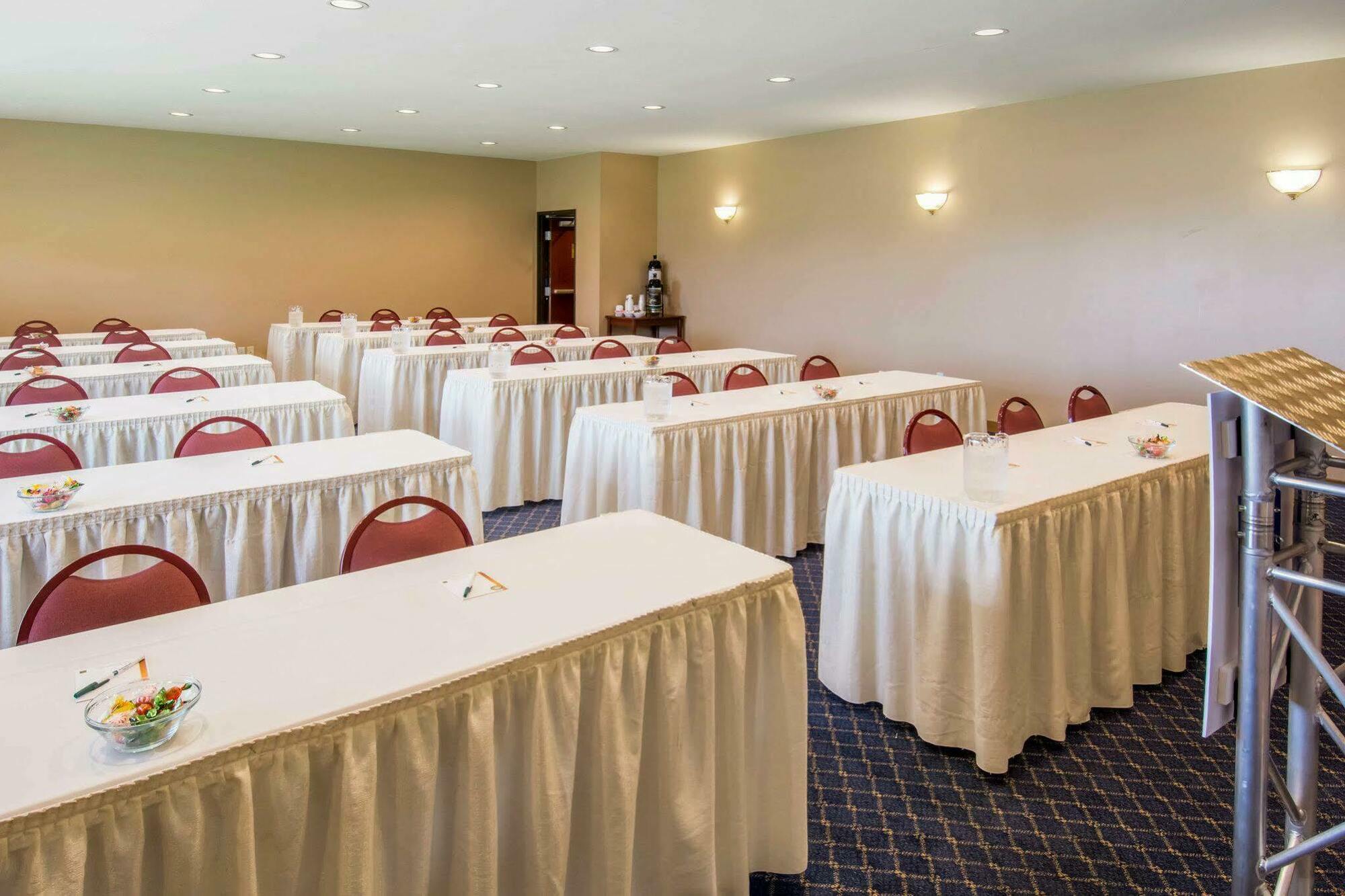 Quality Inn & Suites Of Liberty Lake Ngoại thất bức ảnh